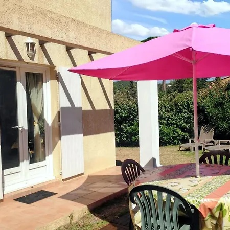 Holiday home Maison Conviviale Avec Vue Sur La Montagne A Sainte-Maxime